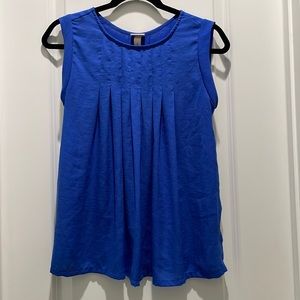 Blue mixed fabric top